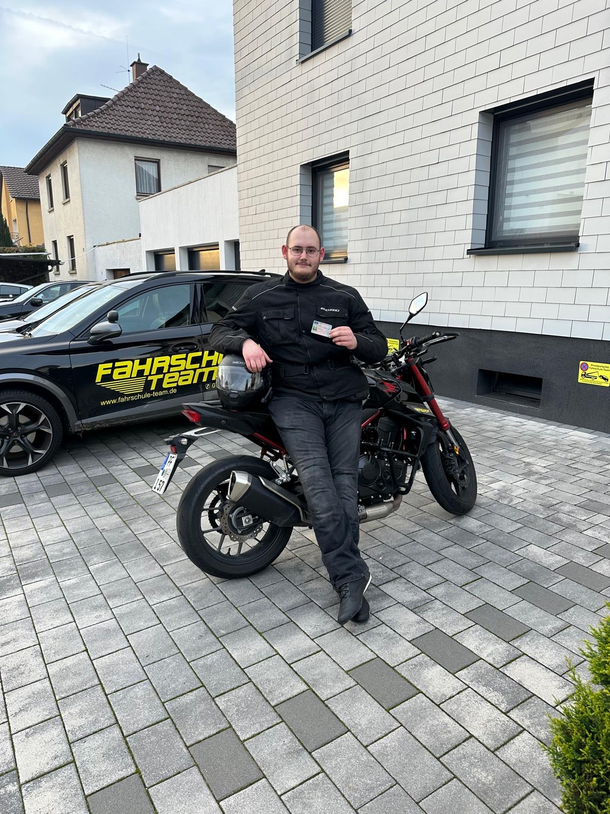 B7fe7e12 bb0b 4e1e a2c1 0f9b8a59d314