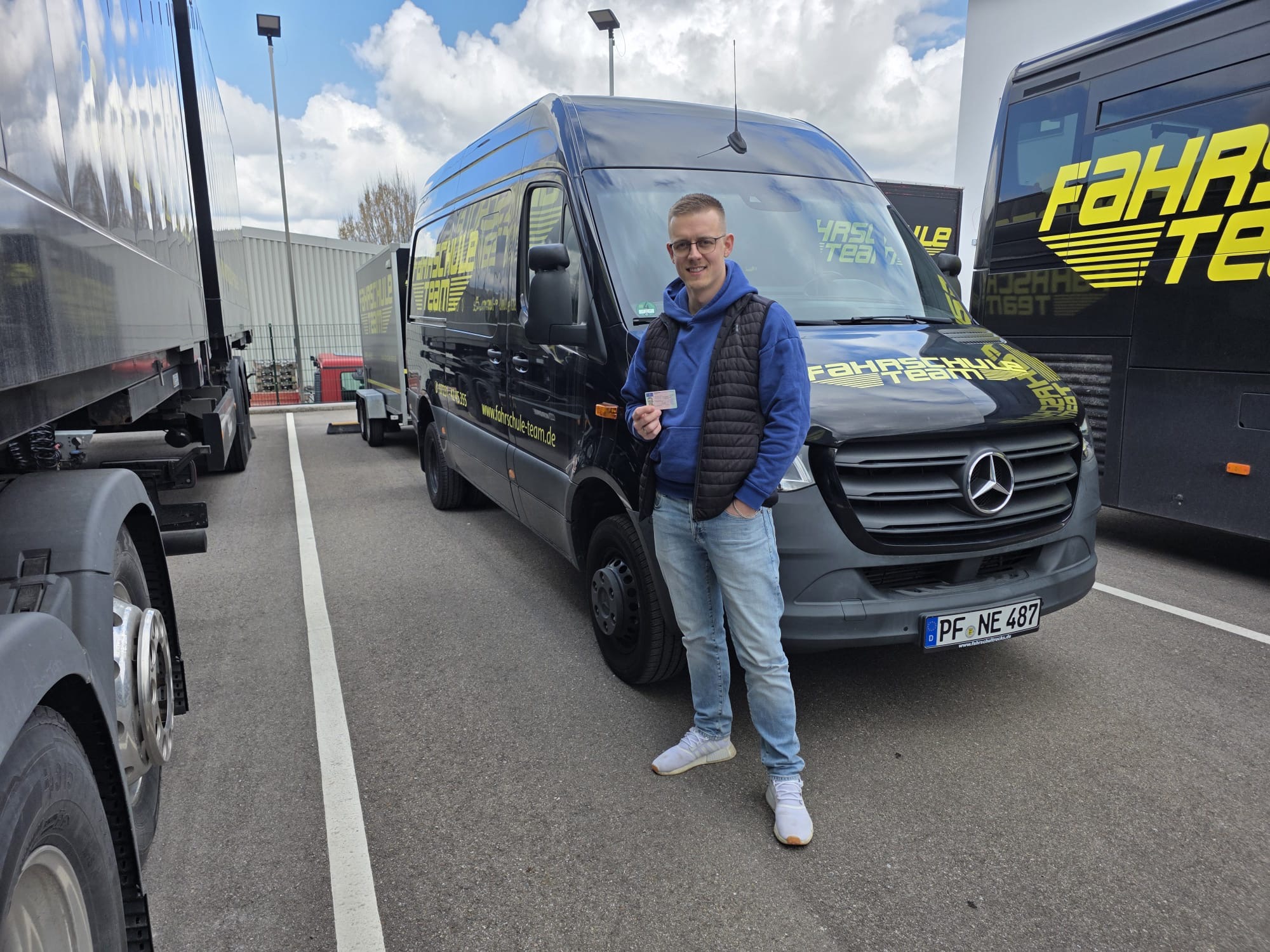 Ea9c9fe3 a97d 4b42 bc35 1d275d7e03bc